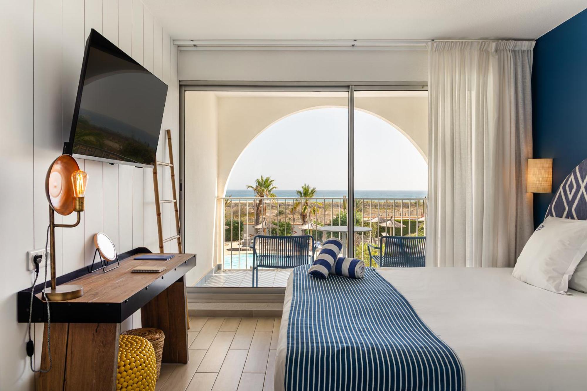 Les Bulles De Mer - Hotel & Spa Sur La Plage Saint-Cyprien  Exterior photo