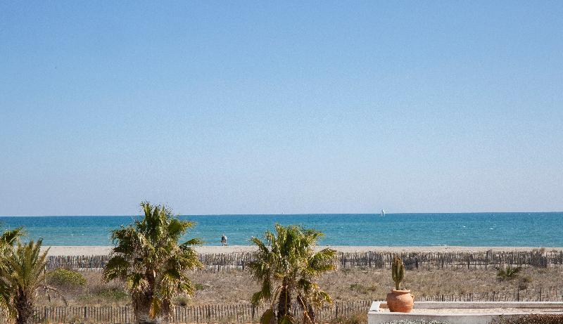 Les Bulles De Mer - Hotel & Spa Sur La Plage Saint-Cyprien  Exterior photo